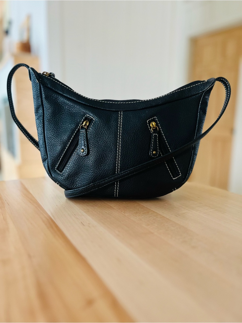 YL Leather Chic Crescent Black Crossbody Bag